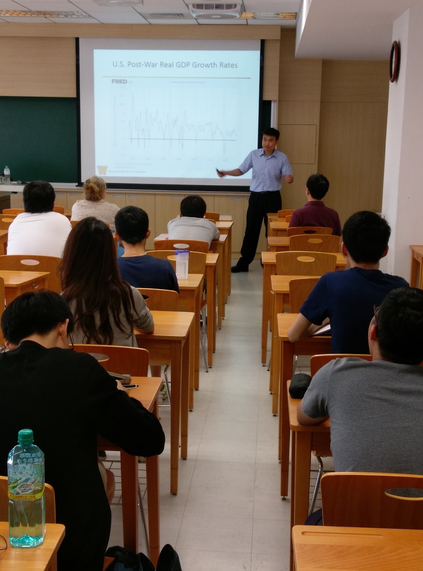 for student indonesian exchange scholarship US Hueng banking C introduces Scholar James Fulbright