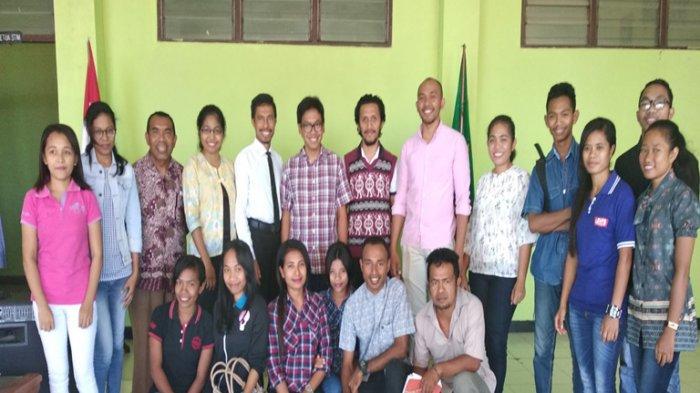 ketua-stim-kupang-dan-para-dosen-serta-mahasiswa