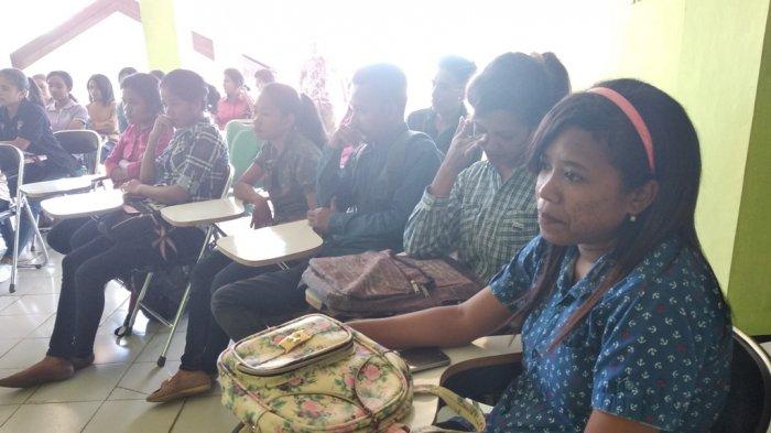 mahasiswa-stim-kupang-ikut-talkshow