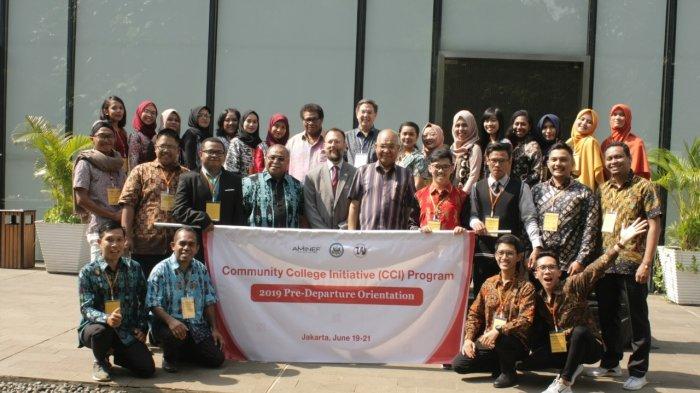 seluruh-peserta-program-community-college-initiative-berfoto-bersama