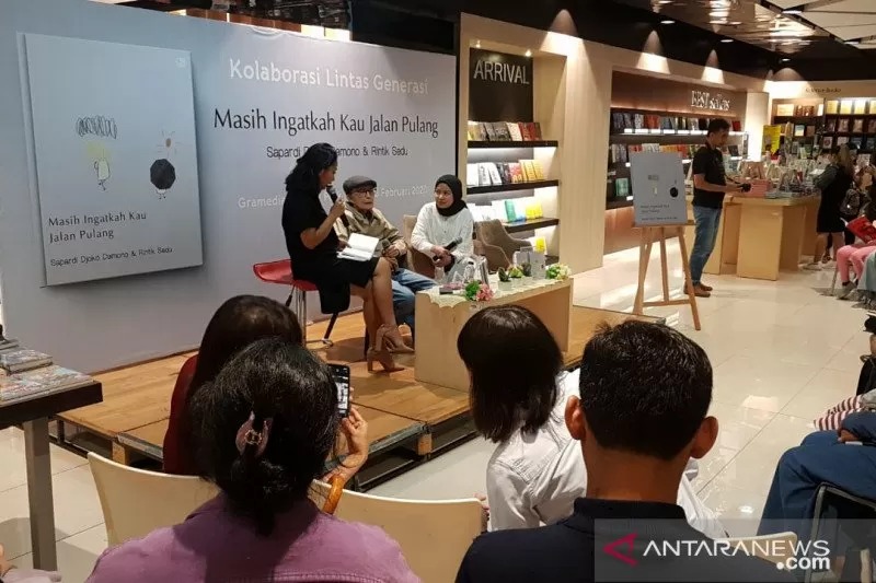 Sapardi Djoko Damono - Rintik Sedu ciptakan puisi lintas generasi